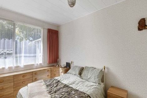 Photo of property in 18 Utauta Street, Waikanae, 5036