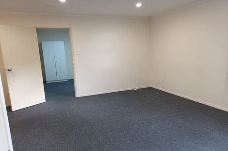 Photo of property in 82 Kelman Road, Kelston, Auckland, 0602