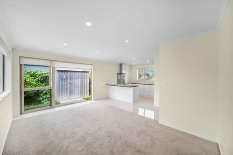Photo of property in 22 Lamborn Drive, Papakura, 2110