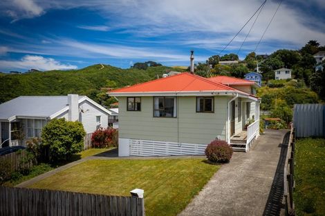 Photo of property in 32 Piko Street, Titahi Bay, Porirua, 5022