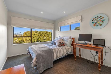 Photo of property in 137 Stapleford Crescent, Browns Bay, Auckland, 0630