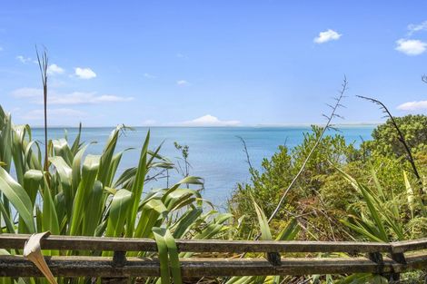 Photo of property in 119 Beach Road, Castor Bay, Auckland, 0620