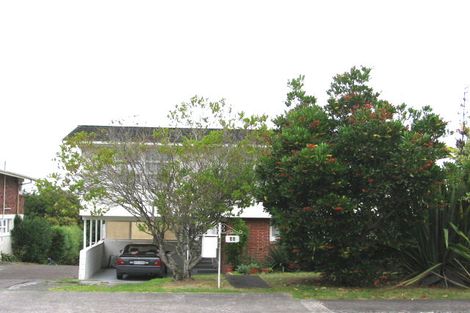 Photo of property in 2/42 Holland Road, Hillcrest, Auckland, 0627