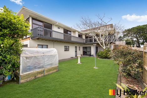 Photo of property in 21 St Annes Crescent, Wattle Downs, Auckland, 2103