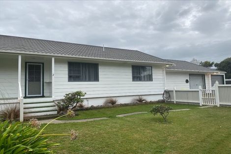 Photo of property in 2 Marram Way, Peka Peka, Waikanae, 5391