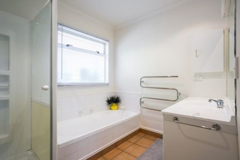 Photo of property in 17 Woodlands Drive, Havelock North, 4130