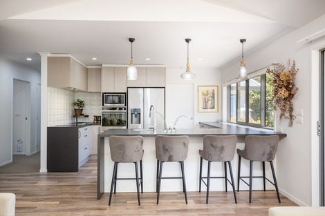 Photo of property in 4 Okoare Lane, Ferndale, New Plymouth, 4310