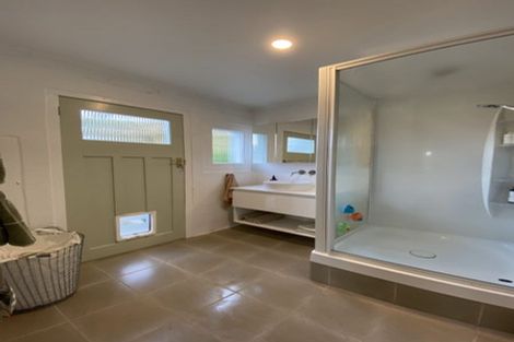 Photo of property in 35 Bayview Road, Paremata, Porirua, 5024