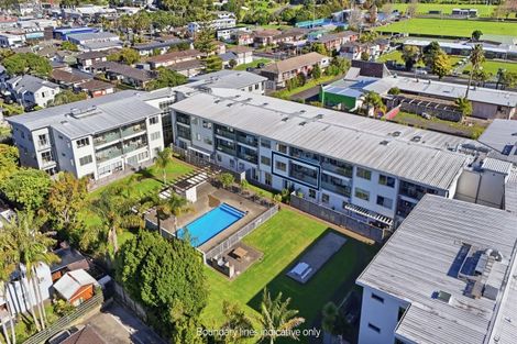 Photo of property in Bay Palms Apartments, 12/30b Bute Road, Browns Bay, Auckland, 0630