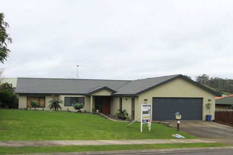 Photo of property in 12 Cabeleigh Drive, Helensville, 0800