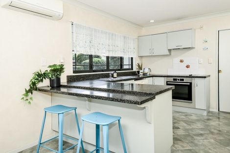 Photo of property in 28 Halcione Close, Flagstaff, Hamilton, 3210