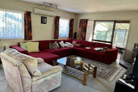 Photo of property in 41 Colchester Crescent, Newlands, Wellington, 6037