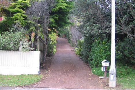 Photo of property in 33 Honeysuckle Lane, Mairangi Bay, Auckland, 0630