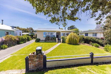 Photo of property in 21 Titoki Street, Castlecliff, Whanganui, 4501