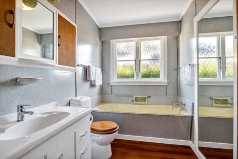 Photo of property in 33 Rogan Street, New Plymouth, 4310