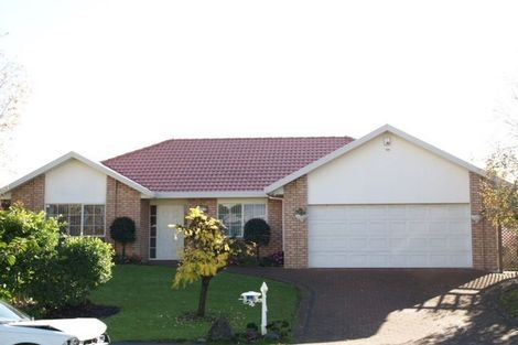 Photo of property in 122 Golfland Drive, Golflands, Auckland, 2013