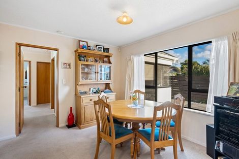 Photo of property in 7a Graham Grove, Waikanae, 5036