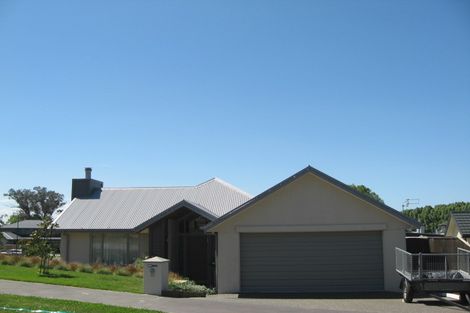 Photo of property in 19 Pentonville Close, Westmorland, Christchurch, 8025