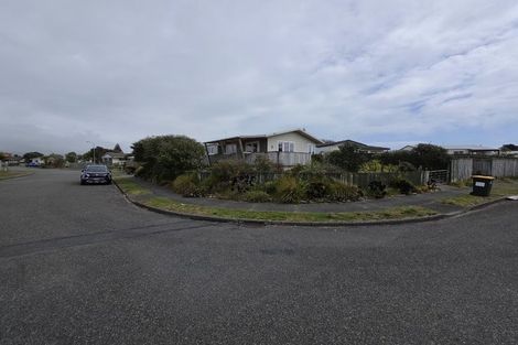 Photo of property in 5 Simcox Street, Otaki Beach, Otaki, 5512