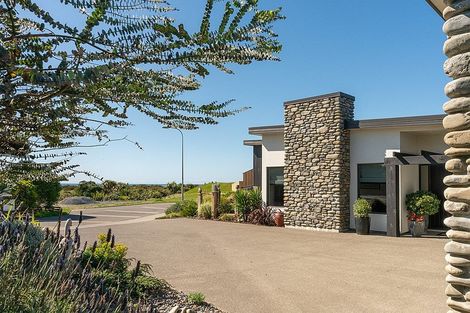 Photo of property in 14 Takahe Drive, Paraparaumu Beach, Paraparaumu, 5032