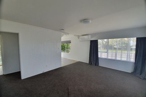 Photo of property in 2/10 Gloaming Place, Conifer Grove, Takanini, 2112