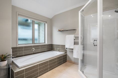 Photo of property in 42 Siemonek Rise, Bethlehem, Tauranga, 3110