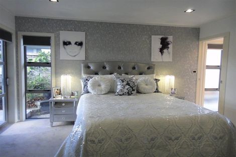 Photo of property in 98 Barbados Way, One Tree Point, 0118