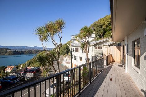 Photo of property in 1a Palliser Road, Roseneath, Wellington, 6011