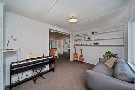 Photo of property in 14 Dives Avenue, Hawera, 4610