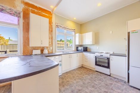 Photo of property in 1 Union Street, Waipawa, 4210