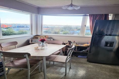 Photo of property in 23 Arrow Road, Forrest Hill, Auckland, 0620