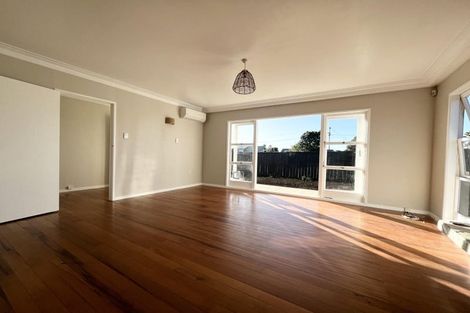 Photo of property in 15 Pleasant Road, Glen Eden, Auckland, 0602