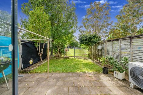 Photo of property in Tuscany Way, 20/3 Ambrico Place, New Lynn, Auckland, 0600