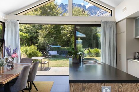 Photo of property in 4 Jackby Court, Jacks Point, Queenstown, 9371