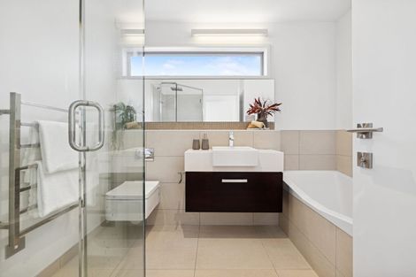 Photo of property in 6 Woolshed Lane, Pukekohe, 2120