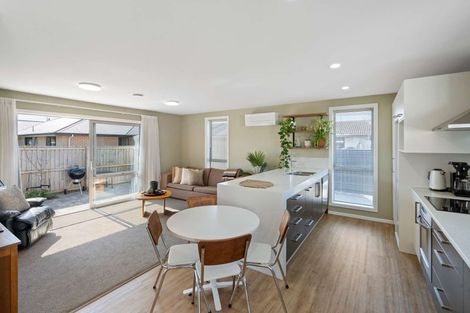 Photo of property in 2/126a Middlepark Road, Sockburn, Christchurch, 8042