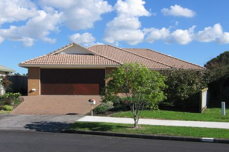 Photo of property in 5 Paradise Place, Pakuranga Heights, Auckland, 2010