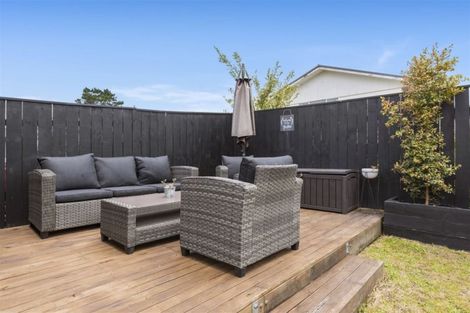 Photo of property in 1/317 Triangle Road, Massey, Auckland, 0614