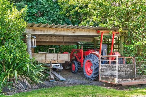 Photo of property in 311 Franklin Road, Paparoa, 0571