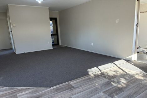 Photo of property in 5 Gregg Place, Sunnyvale, Auckland, 0612