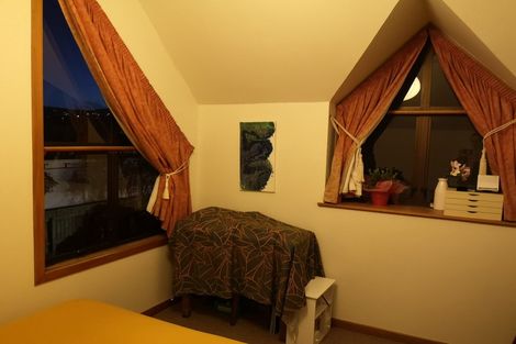 Photo of property in 2/5 Scarborough Terrace, Mount Victoria, Wellington, 6011