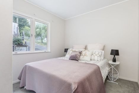 Photo of property in 9 Hellyers Street, Birkdale, Auckland, 0626
