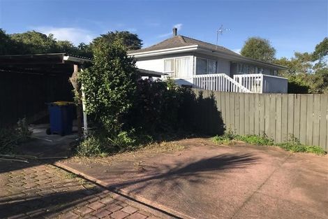 Photo of property in 8 Fitzherbert Avenue, West Harbour, Auckland, 0618