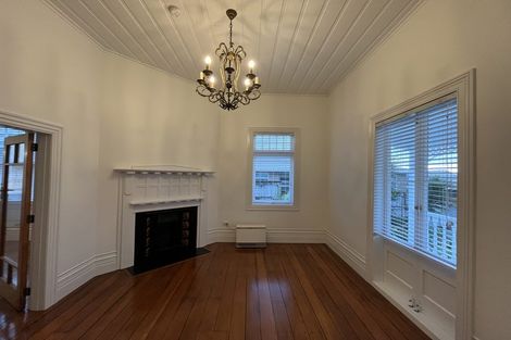 Photo of property in 77 Hine Street, New Plymouth, 4310