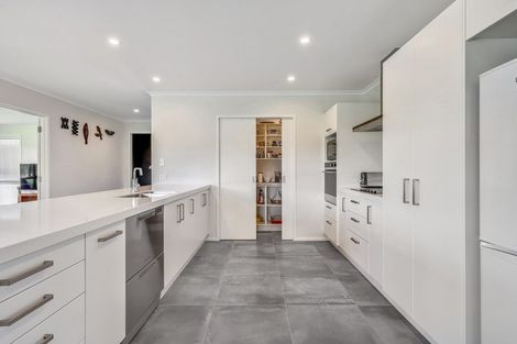 Photo of property in 32 Robert Hastie Drive, Mangawhai, 0573