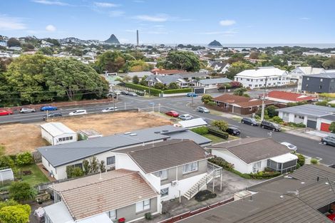 Photo of property in 43b Fulford Street, New Plymouth, 4310