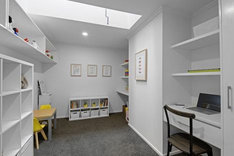 Photo of property in 25 Holbrook Way, Westmorland, Christchurch, 8025