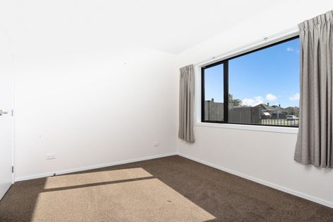 Photo of property in 32 Holland Road, Fairfield, Hamilton, 3214