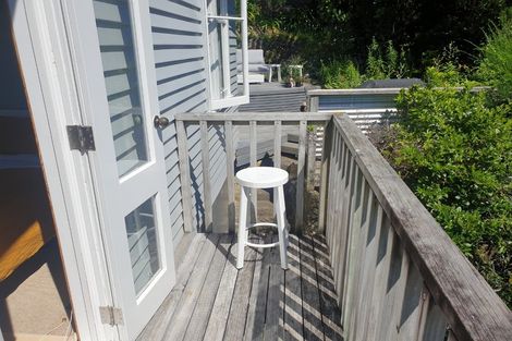 Photo of property in 7 Kingston Heights Road, Kingston, Wellington, 6021