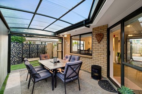 Photo of property in 72a Farquhar Road, Glendene, Auckland, 0602
